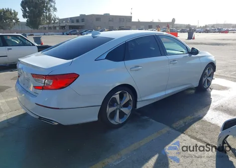 2018 Honda Accord Touring z USA, uszkodzony, nr VIN 1HGCV1F9XJA108567